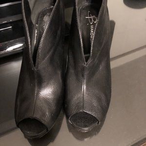 B Makowsky Heels